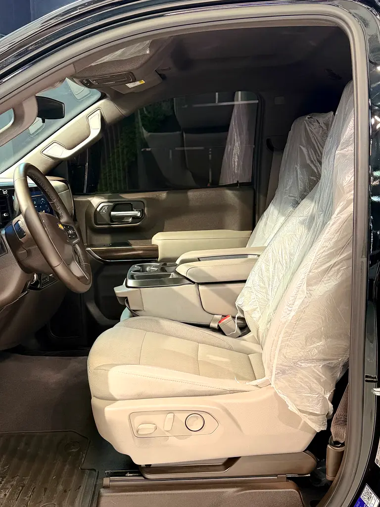 2024 Chevrolet Silverado LT - GCC Specs - Image 17