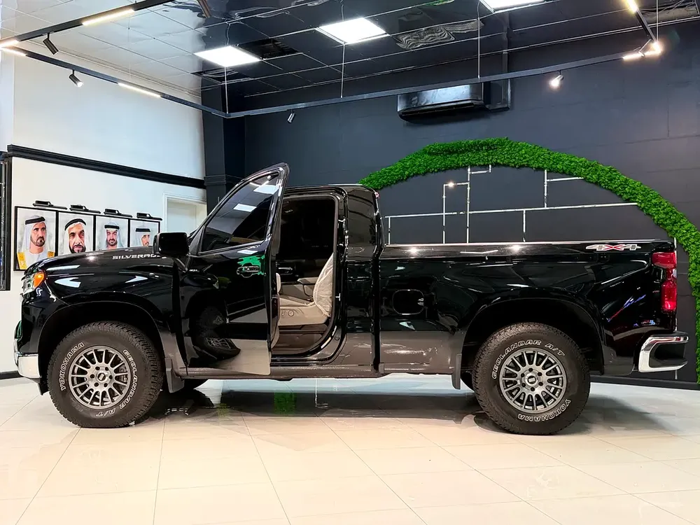 2024 Chevrolet Silverado LT - GCC Specs - Image 8