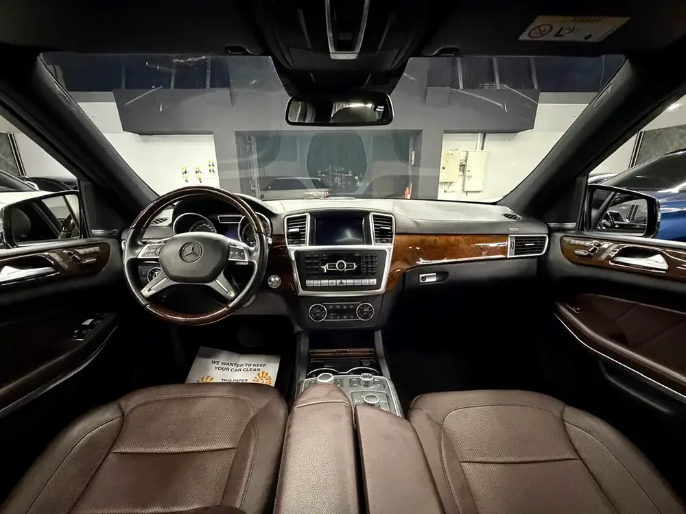 Mercedes Benz GL500 4matic | 1 Owner | Original Paint | GCC Specs - Image 10