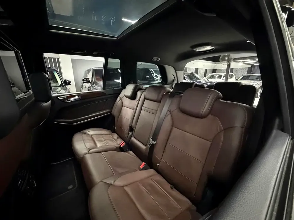 Mercedes Benz GL500 4matic | 1 Owner | Original Paint | GCC Specs - Image 16