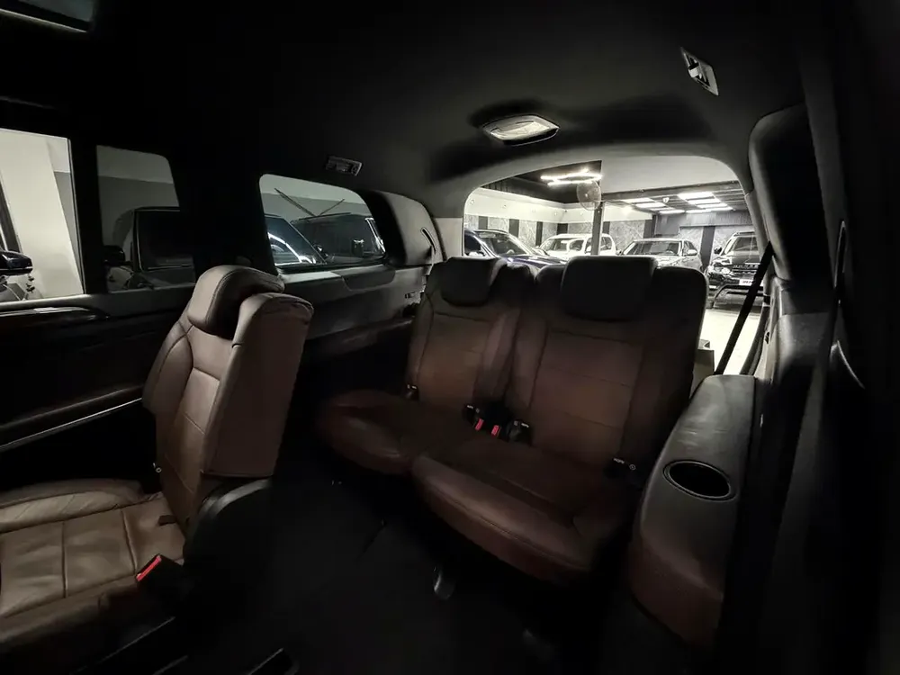Mercedes Benz GL500 4matic | 1 Owner | Original Paint | GCC Specs - Image 17