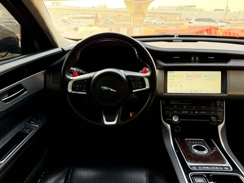 Original Paint // Jaguar XF Supercharged 2020 GCC Specs // Full Service Agency - Image 12
