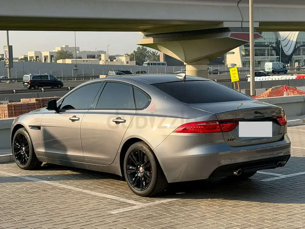 Original Paint // Jaguar XF Supercharged 2020 GCC Specs // Full Service Agency - Image 5