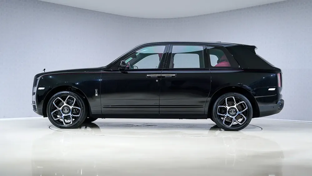 Cullinan Black Badge | AED 23,452 PM | Up to 3 Years Unlimited Warranty - Image 10