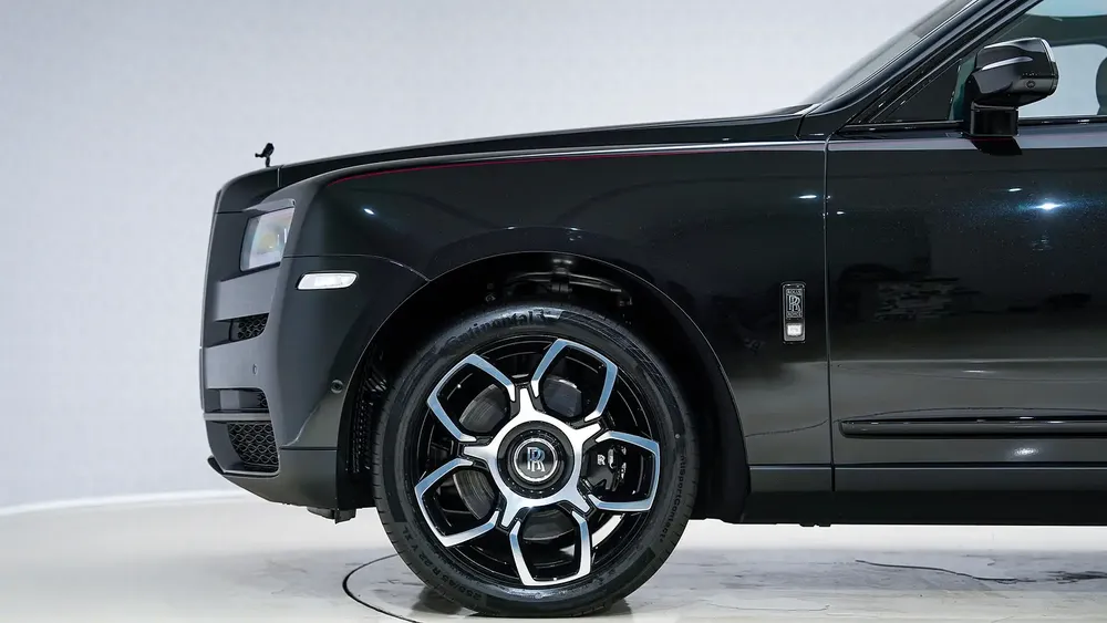 Cullinan Black Badge | AED 23,452 PM | Up to 3 Years Unlimited Warranty - Image 11