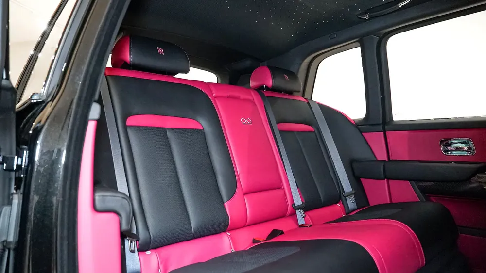 Cullinan Black Badge | AED 23,452 PM | Up to 3 Years Unlimited Warranty - Image 7