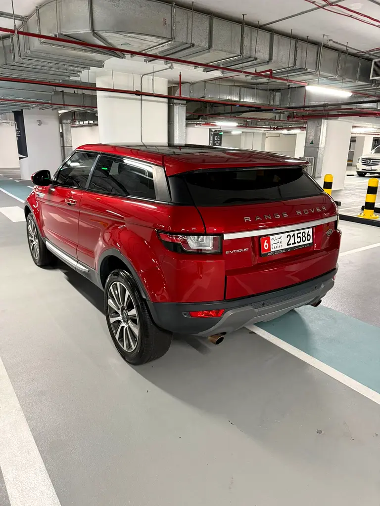 2016 Land Rover Evouqe Coupe 2dr in Excellent Condition - Image 5