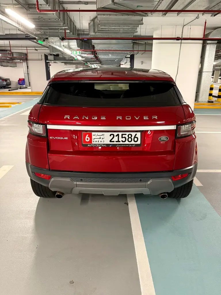 2016 Land Rover Evouqe Coupe 2dr in Excellent Condition - Image 6