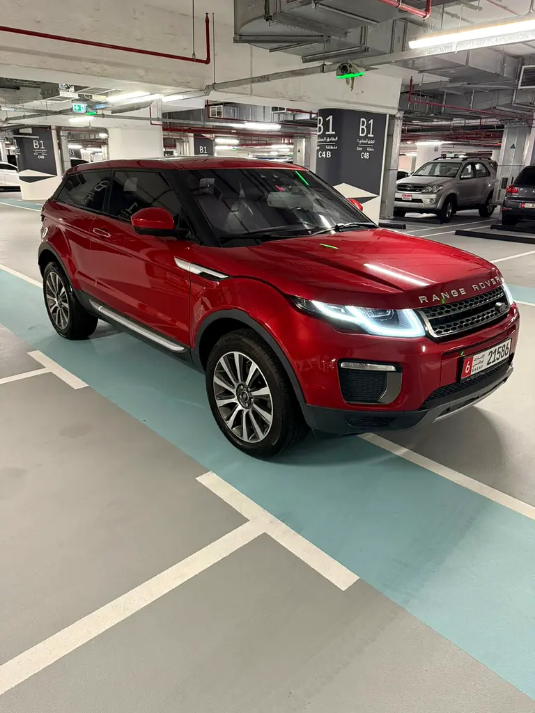2016 Land Rover Evouqe Coupe 2dr in Excellent Condition - Image 9