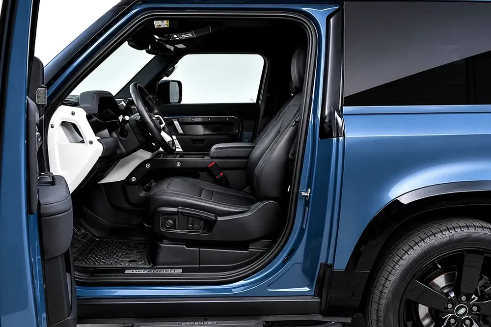 4,308 AED/ MONTHLY l Land Rover Defender 90 2022 l S P400 - Image 7