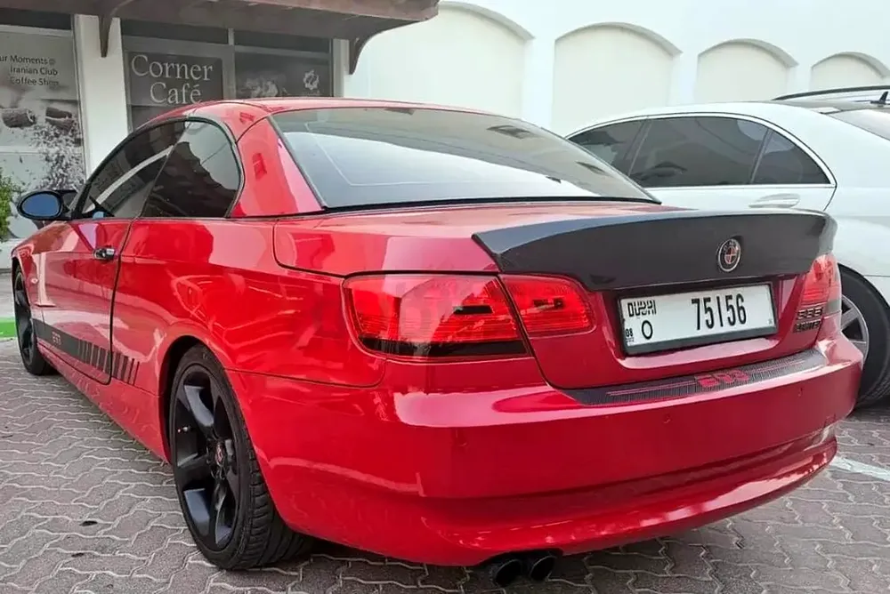 🔥 BMW 325i Coupe Convertible | GCC Specs | Hard Top | Red on White 🔥 - Image 4