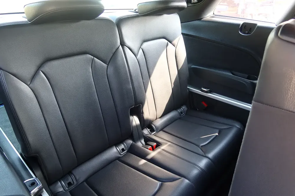 2018 Audi Q7 45 TFSI Quattro - GCC Specs - Excellent Condition - Image 15