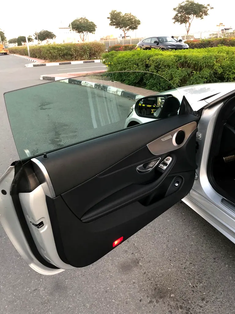 MERCEDES C200 COUPE FULL OPTION GERMAN SPECS ORGINAL PAINT CLEAN TITLE - Image 11