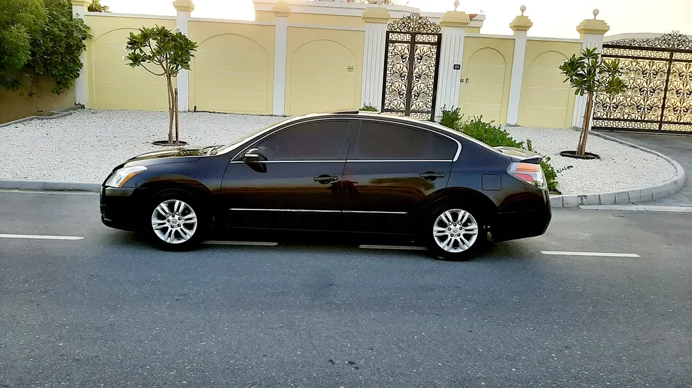 Nissan Altima 2.5SL Top 2012 Model No1 Option Sunroof push Start fully Automatic GCC Family Used Sal - Image 13