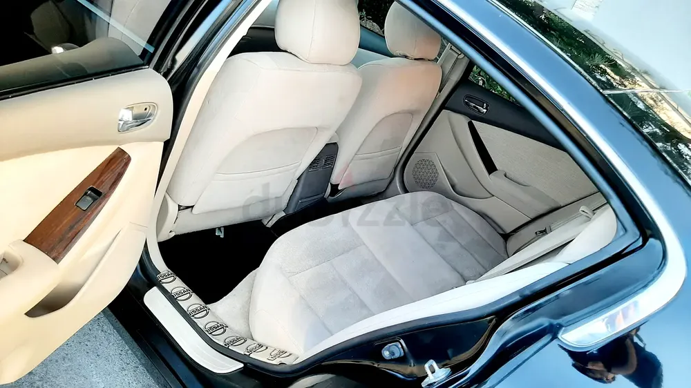 Nissan Altima 2.5SL Top 2012 Model No1 Option Sunroof push Start fully Automatic GCC Family Used Sal - Image 5