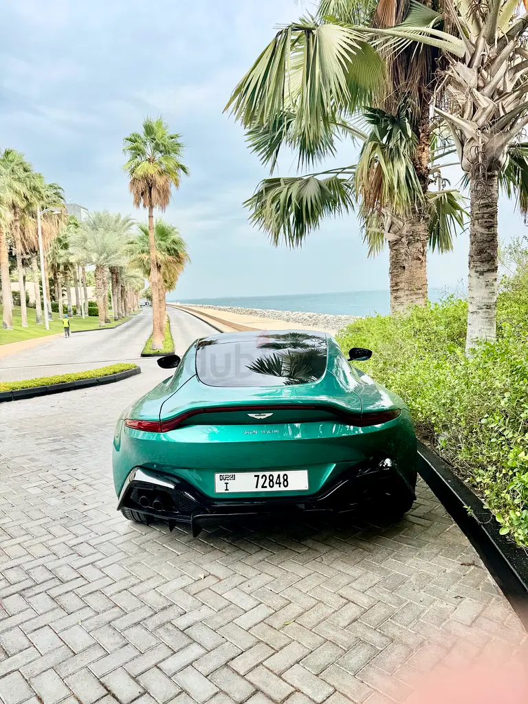 STUNNING EXOTIC AT EXCEPTIONAL VALUE Aston Martin Vantage 2019 – F1 Green - Image 5