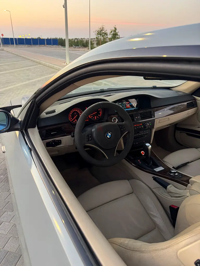 BMW 335i 2007 Japanese Specs - Well Maintained - Image 7