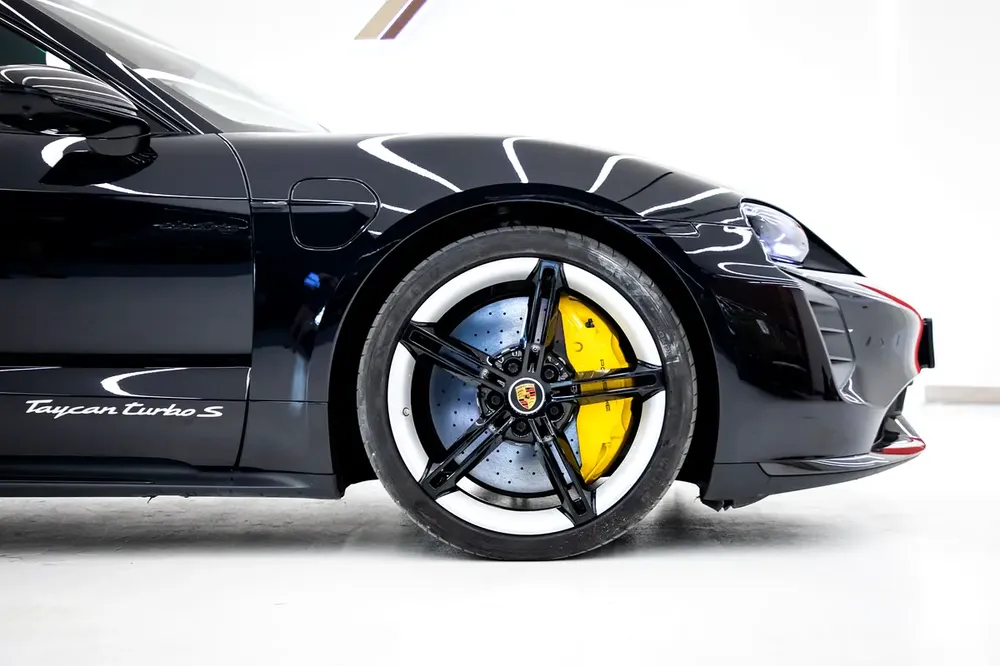 2021 PORSCHE TAYCAN TURBO S - GCC - FULL CARBON WITH SERVICE HISTORY AND AL NABOODA WARRANTY - - Image 19