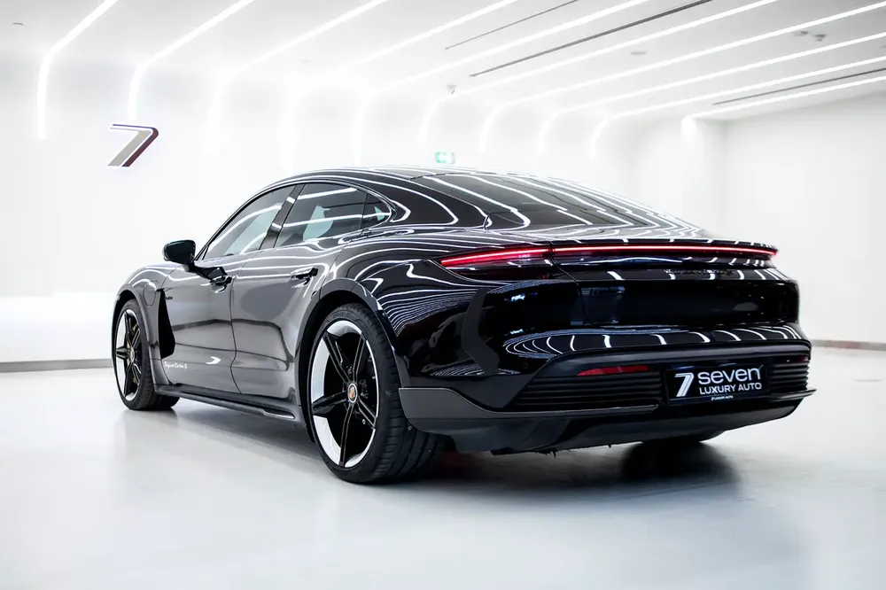 2021 PORSCHE TAYCAN TURBO S - GCC - FULL CARBON WITH SERVICE HISTORY AND AL NABOODA WARRANTY - - Image 4