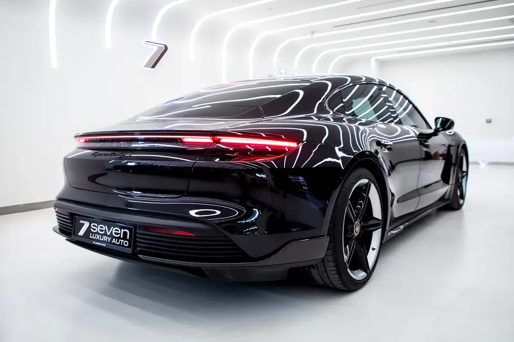 2021 PORSCHE TAYCAN TURBO S - GCC - FULL CARBON WITH SERVICE HISTORY AND AL NABOODA WARRANTY - - Image 5