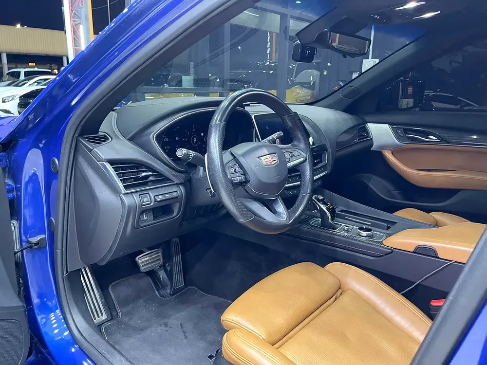 2021 Cadillac CT5 V-Series - GCC Specs - WARRANTY AND SERVICE CONTRACT WITH DEALER - Image 11