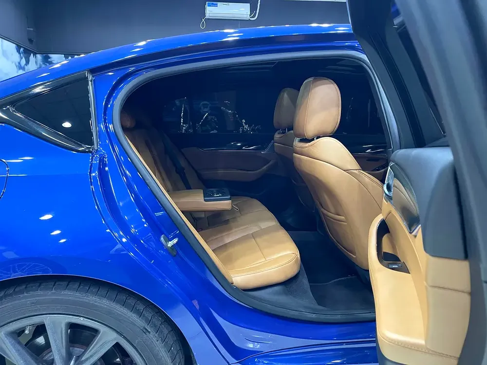 2021 Cadillac CT5 V-Series - GCC Specs - WARRANTY AND SERVICE CONTRACT WITH DEALER - Image 15