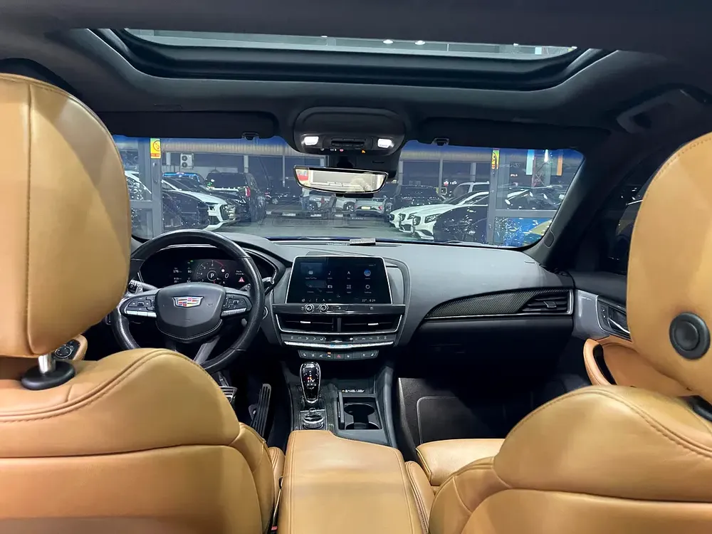 2021 Cadillac CT5 V-Series - GCC Specs - WARRANTY AND SERVICE CONTRACT WITH DEALER - Image 17
