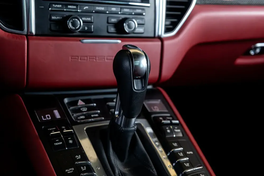 Porsche Macan S 2015 GCC | Flexible D.P. - Image 15