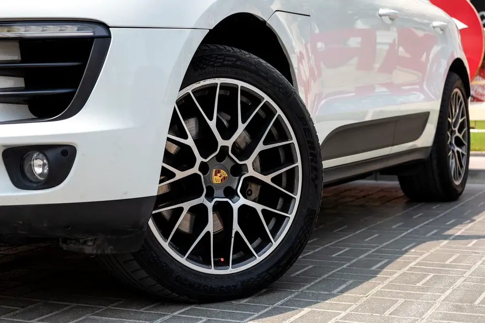 Porsche Macan S 2015 GCC | Flexible D.P. - Image 8