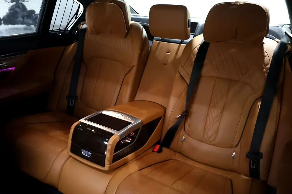 2017!! BMW 750li XDrive || GCC || Super Clean - Image 16