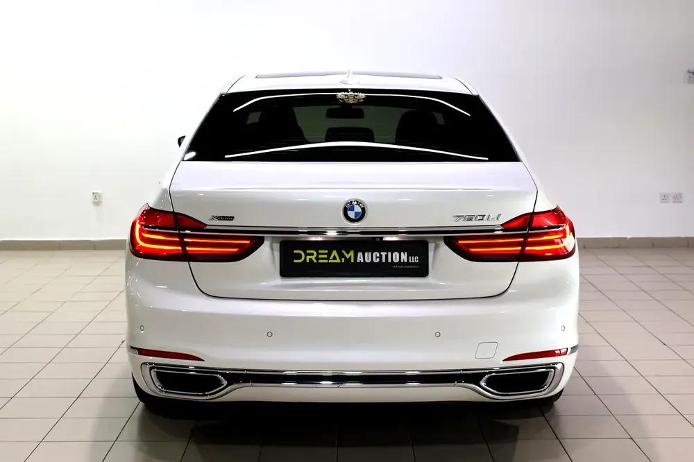 2017!! BMW 750li XDrive || GCC || Super Clean - Image 4
