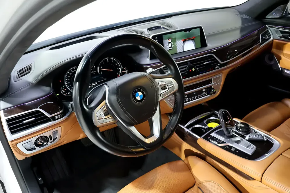 2017!! BMW 750li XDrive || GCC || Super Clean - Image 6