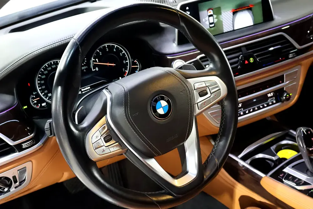 2017!! BMW 750li XDrive || GCC || Super Clean - Image 7