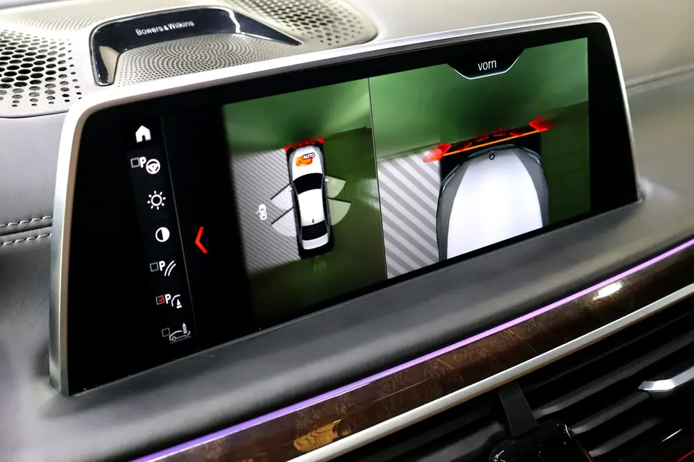2017!! BMW 750li XDrive || GCC || Super Clean - Image 9