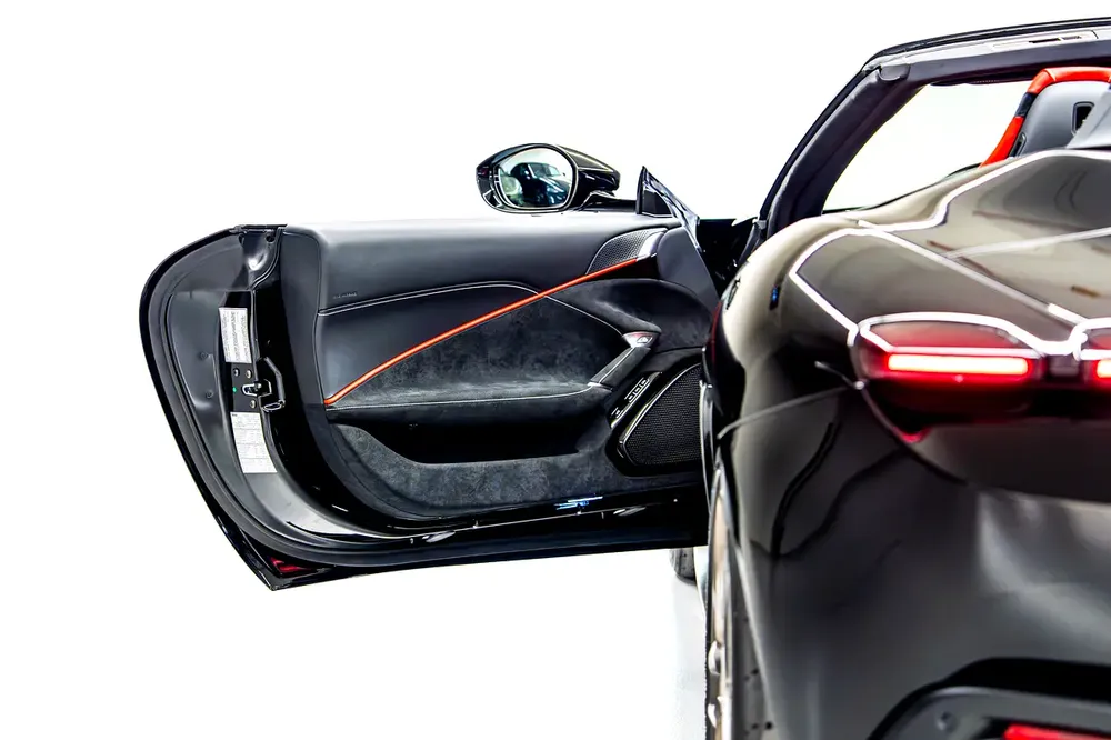 2025 Ferrari Roma Spider - GCC Spec - Warranty and Lease to Own Available - Image 11