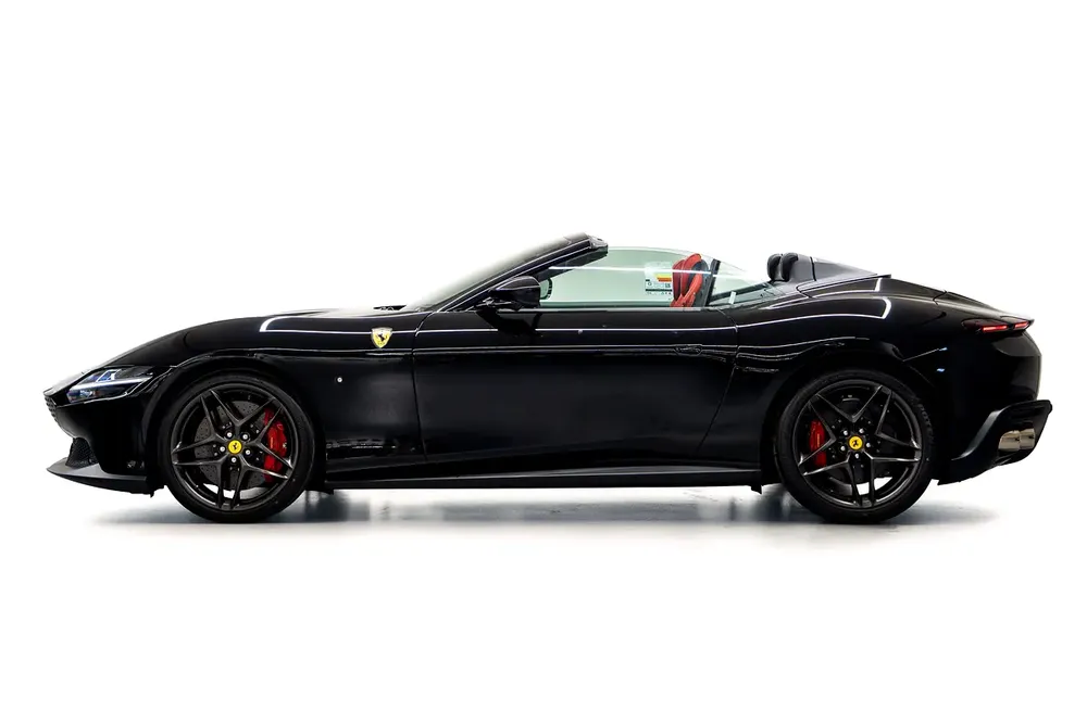 2025 Ferrari Roma Spider - GCC Spec - Warranty and Lease to Own Available - Image 5