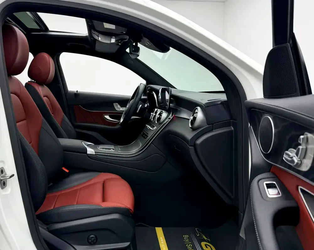 2021 Mercedes Benz GLC200 Coupe, Warranty, Full Mercedes Service History, Low Km, GCC - Image 9