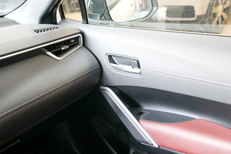 COROLLA CROSS HV MID 2025 - For Export - Image 12