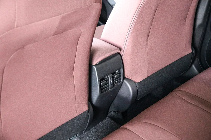 COROLLA CROSS HV MID 2025 - For Export - Image 15