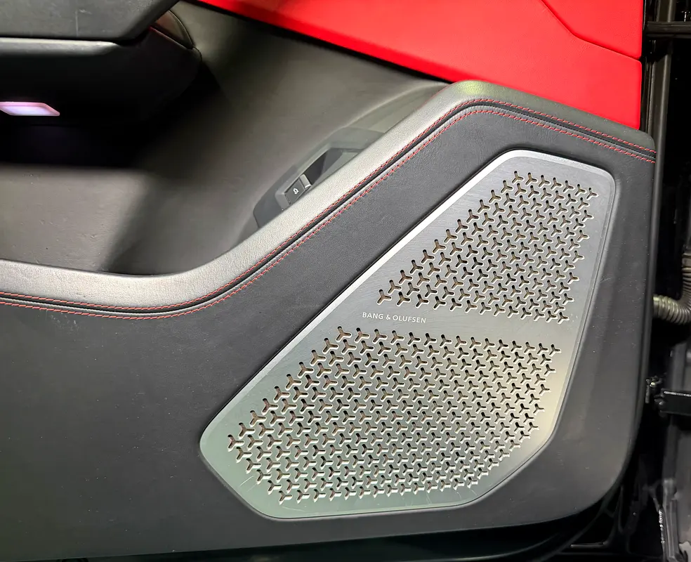 LAMBORGHINI URUS 2021 GCC FHS - Image 12