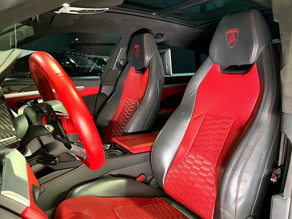 LAMBORGHINI URUS 2021 GCC FHS - Image 14