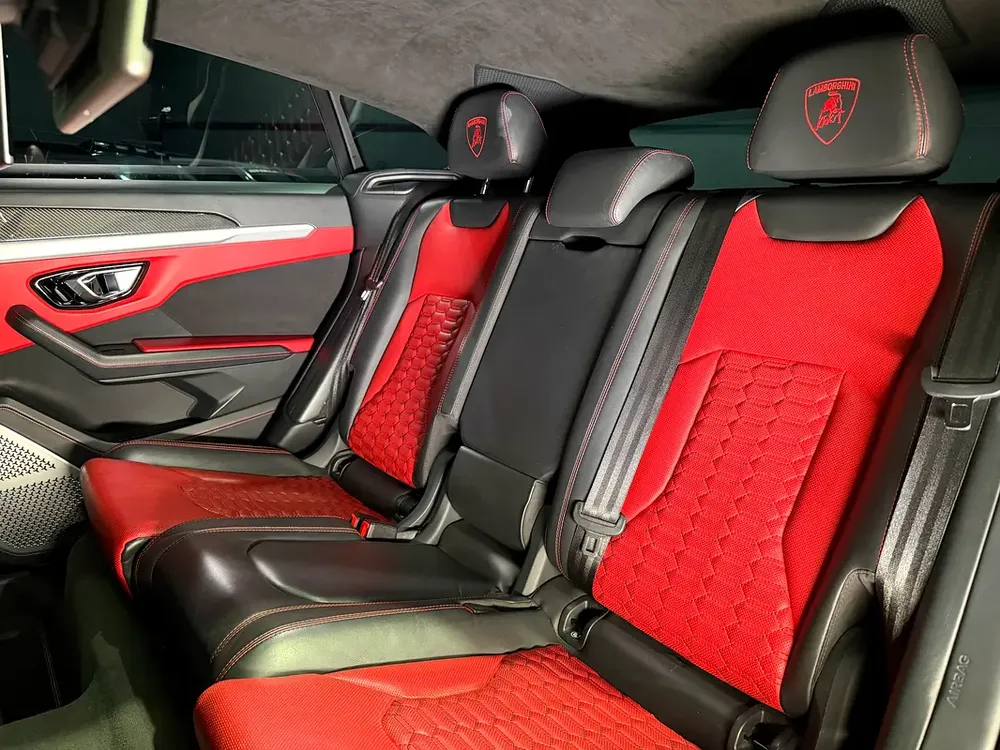 LAMBORGHINI URUS 2021 GCC FHS - Image 18