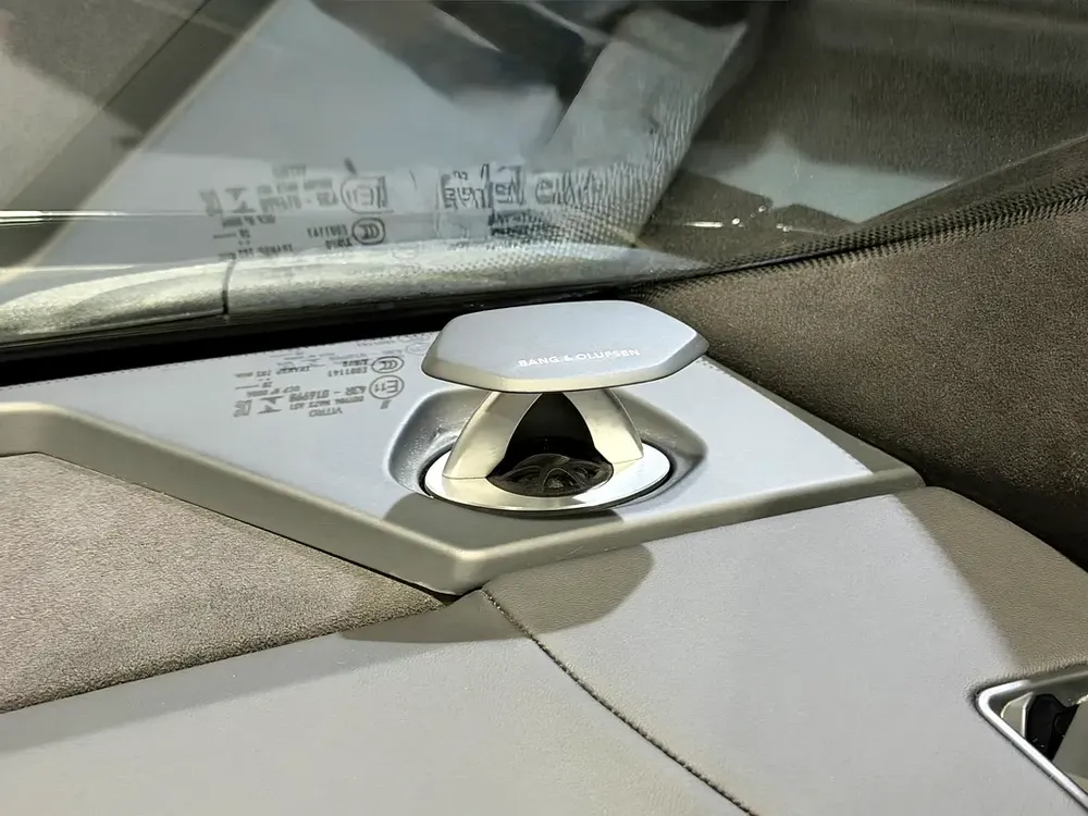 LAMBORGHINI URUS 2021 GCC FHS - Image 20