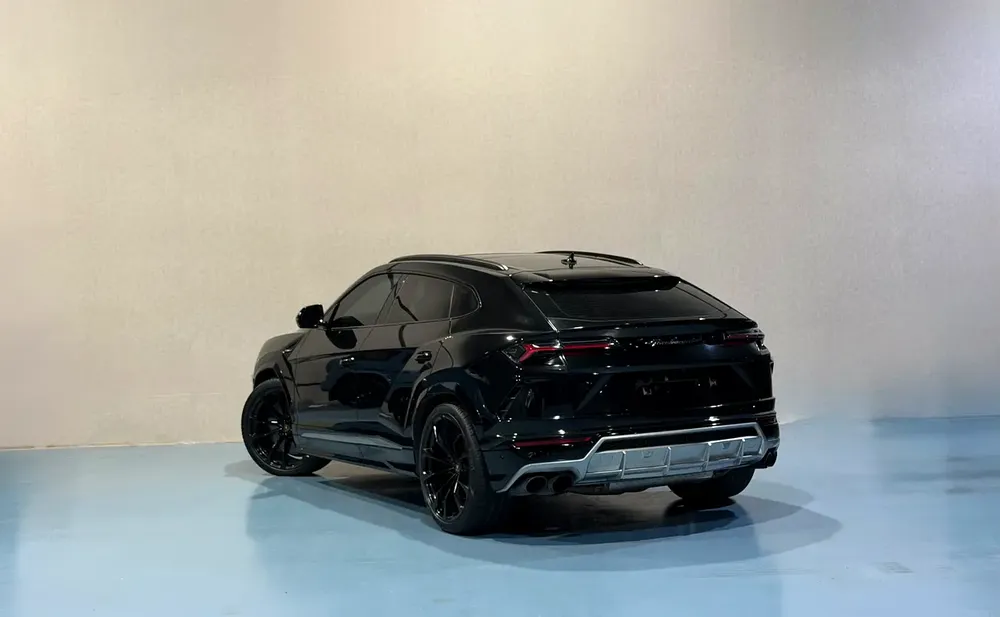 LAMBORGHINI URUS 2021 GCC FHS - Image 6