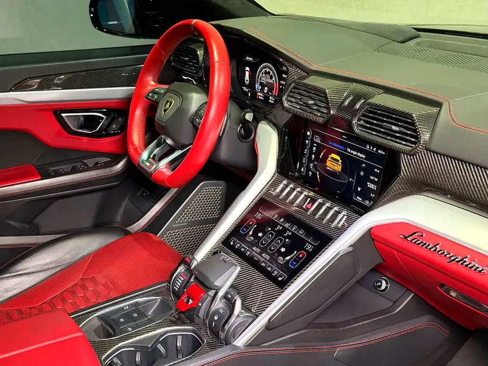 LAMBORGHINI URUS 2021 GCC FHS - Image 8