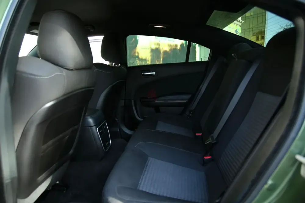 CHARGER R/T 5.7L V8 | LAST CALL | LOW KM | 3 YEAR WARRANTY + SERVICE CONTRACT | 2 Original Keys - Image 12