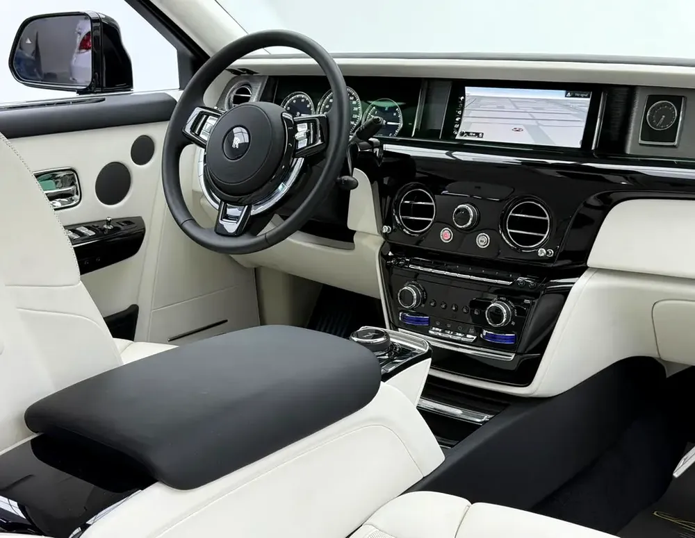 2024 Rolls Royce Phantom Series 2, Brand New, 04/2028 Rolls Royce Warranty + Service Contract, GCC - Image 12