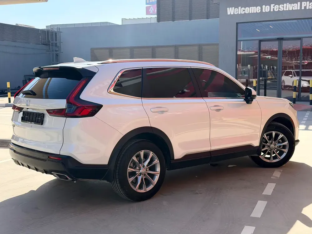 Honda CR-V Touring 2025 GCC Specs - Under Warranty - Original Paint - 2 keys - Image 4