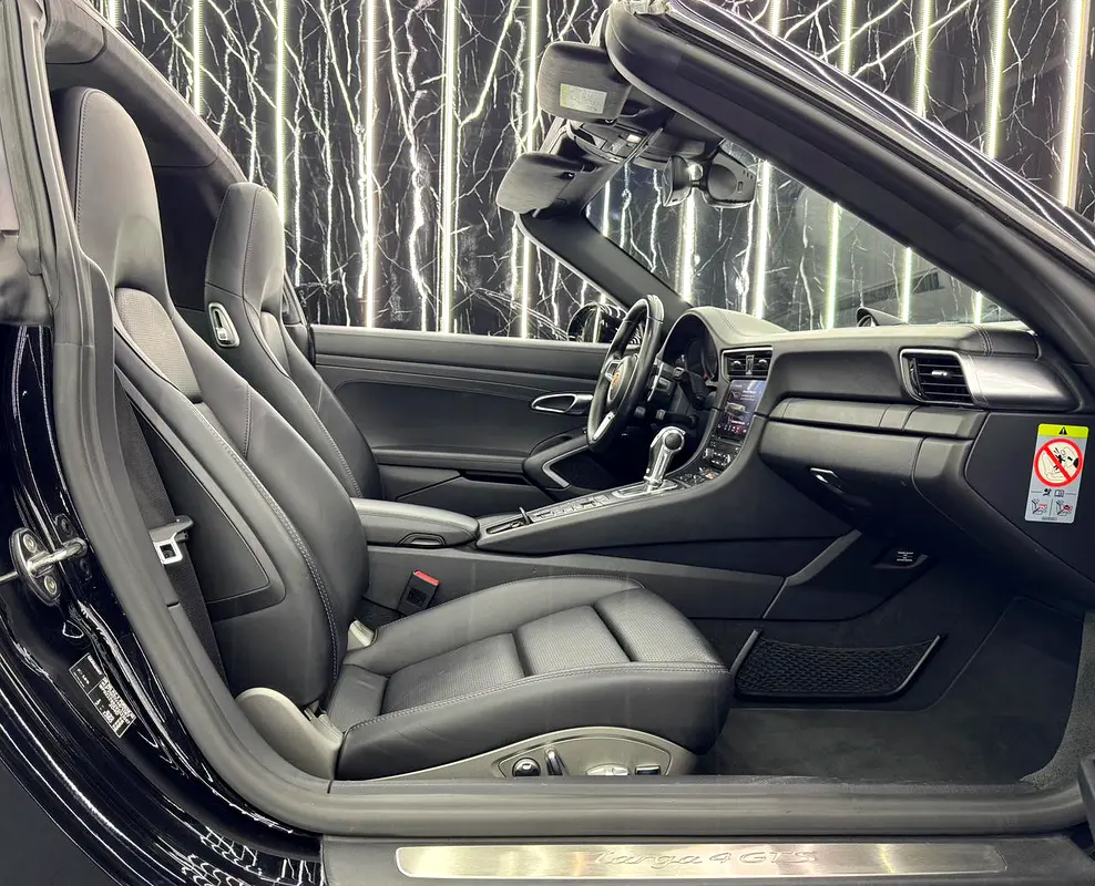 Porsche 911 Targa 4 GTS 2019 European specs for 439,000.00 AED - Image 13