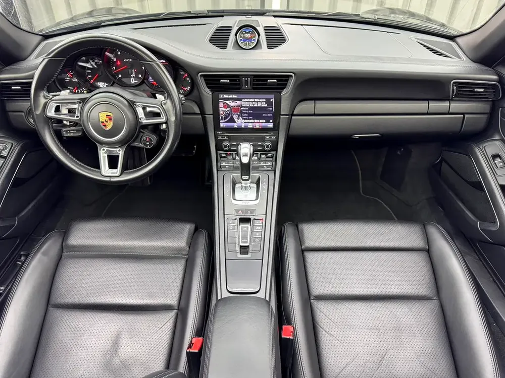 Porsche 911 Targa 4 GTS 2019 European specs for 439,000.00 AED - Image 19
